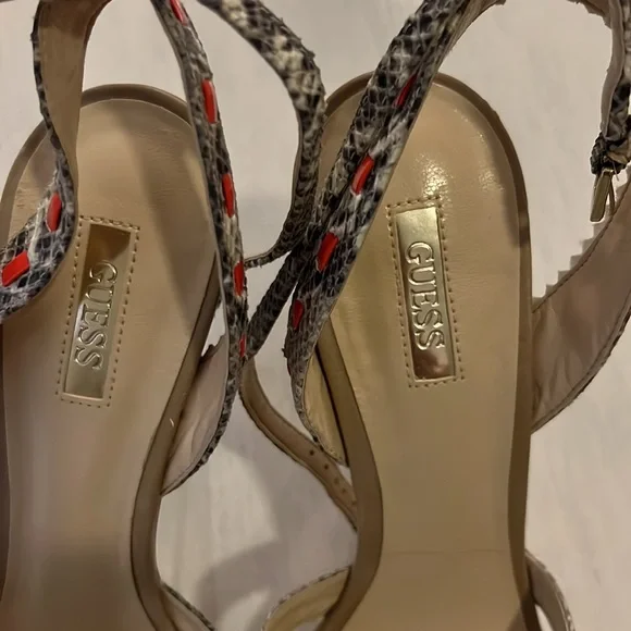 Guess- multi-color heels - Picture 6 of 8